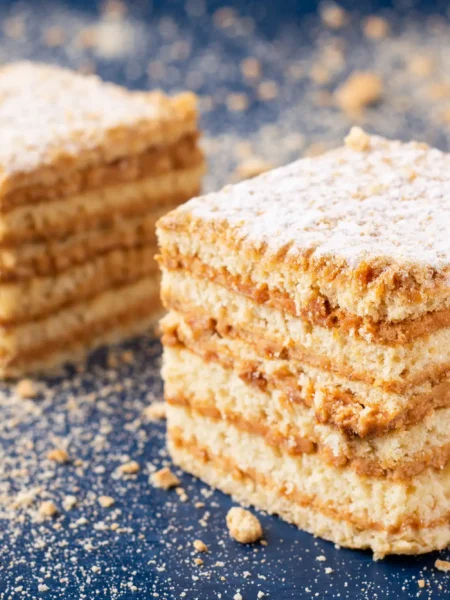 biskvitena torta