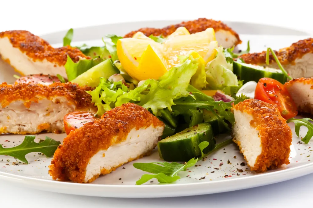 pueshki shnitsel varhu salata ot krastavici