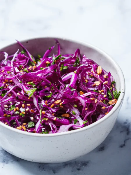 salata cherveno zele avokado
