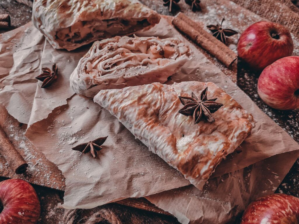 Бърз щрудел с череши или ябълки