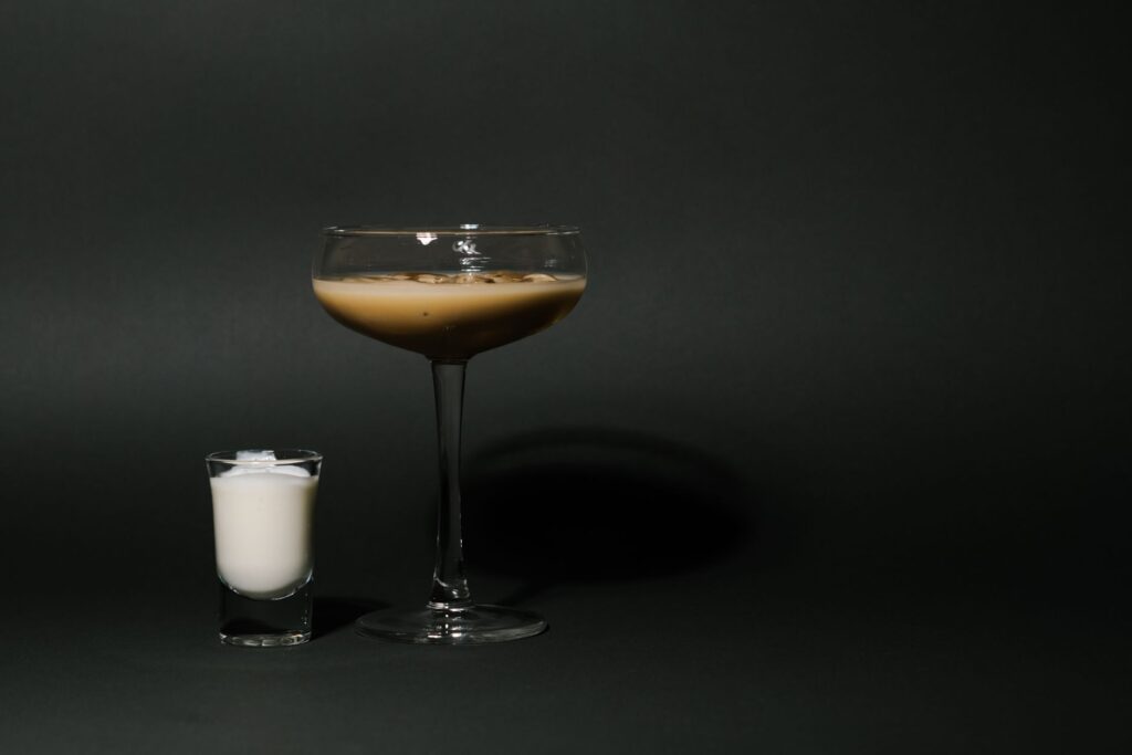 Коктейл Бял руснак (White Russian)