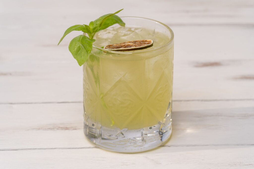 Коктейл Джин Базил Смаш (Gin Basil Smash)