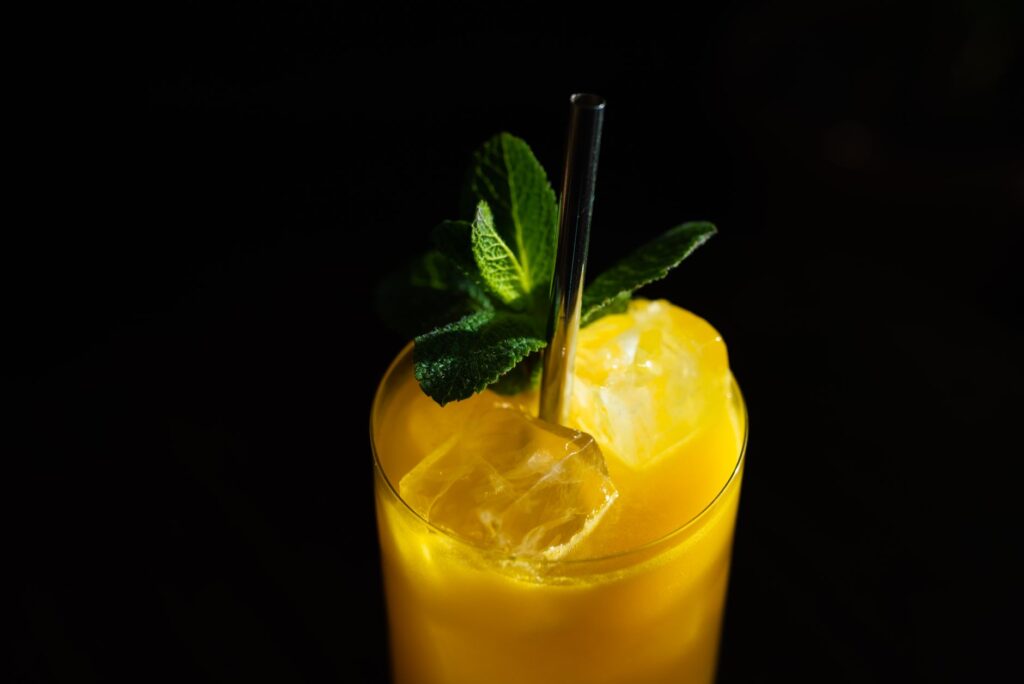 Коктейл Фъзи Нейвъл (Fuzzy Navel)