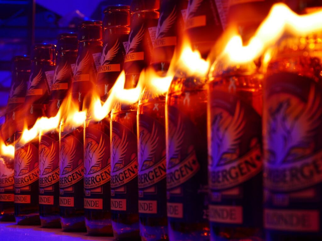 Коктейл Флейминг Д-р Пепър (Flaming Dr. Pepper)