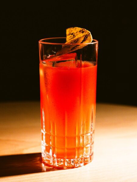 Коктейл Харви Уолбенгър (Harvey Wallbanger)