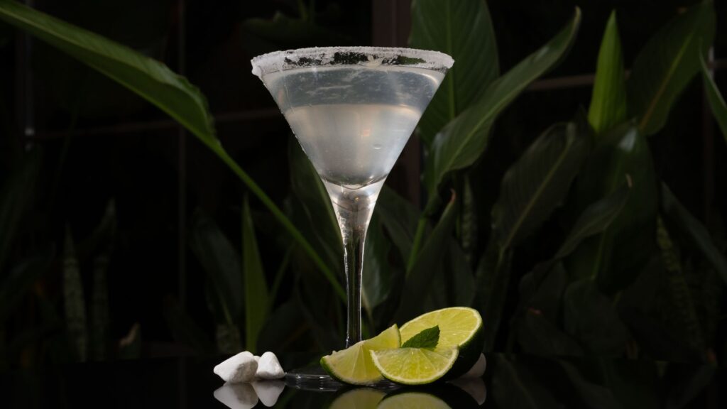 Коктейл Лемън Дроп Мартини (Lemon Drop Martini)